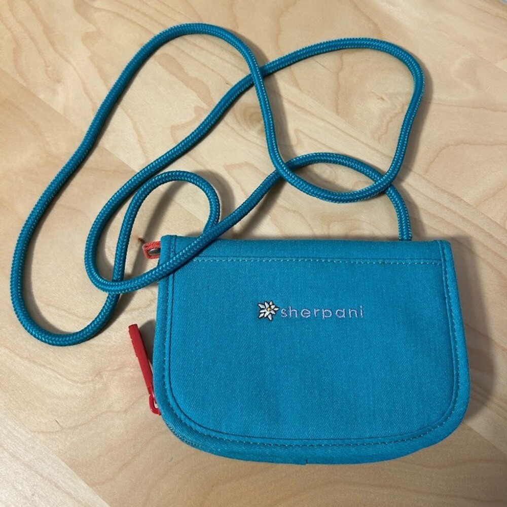 Sherpani Zoe Crossbody Purse Wallet Bag Travel Zip Around Small 6x4.5”